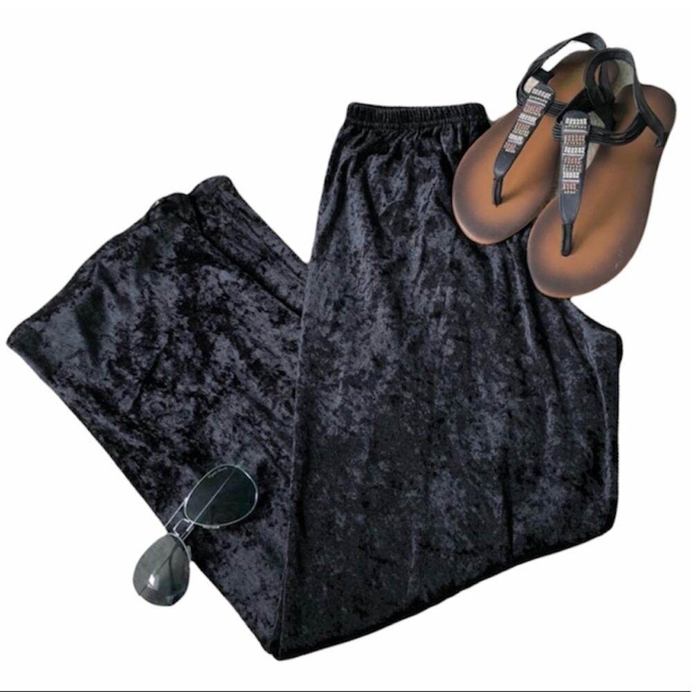 Velvet Loose Fitting Pants E31